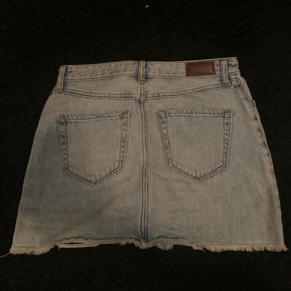 Hollister Jean skirt with flower embroidery - Picture 4 of 4